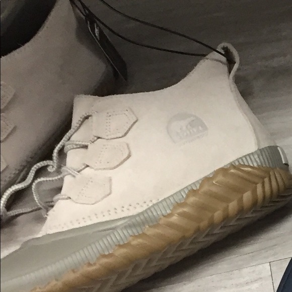 Sorel Out N About Plus Boots waterproof. - Picture 5 of 11